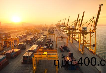  變(bian)頻(pin)螺(luo)桿(gan)空(kong)壓機(ji)在(zai)行業上(shang)蘊藏(cang)無(wu)限的(de)髮(fa)展(zhan)前景(jing)